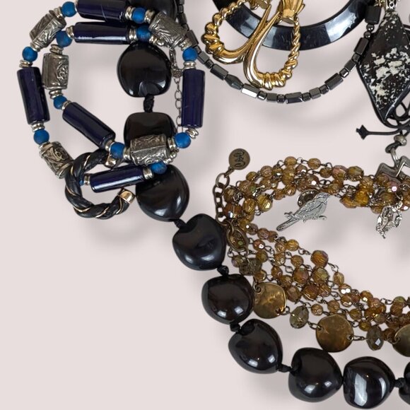 EDGAR - Vintage To Now Jewelry Lot - 032 - Picture 5 of 7